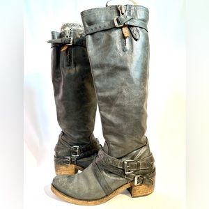 Lavorazione Artigiana gray leather boots